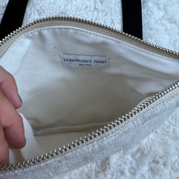 Independent Reign Crossbody Bag in Natural Linen and Black Leather Women's Purse - Picture 5 of 7